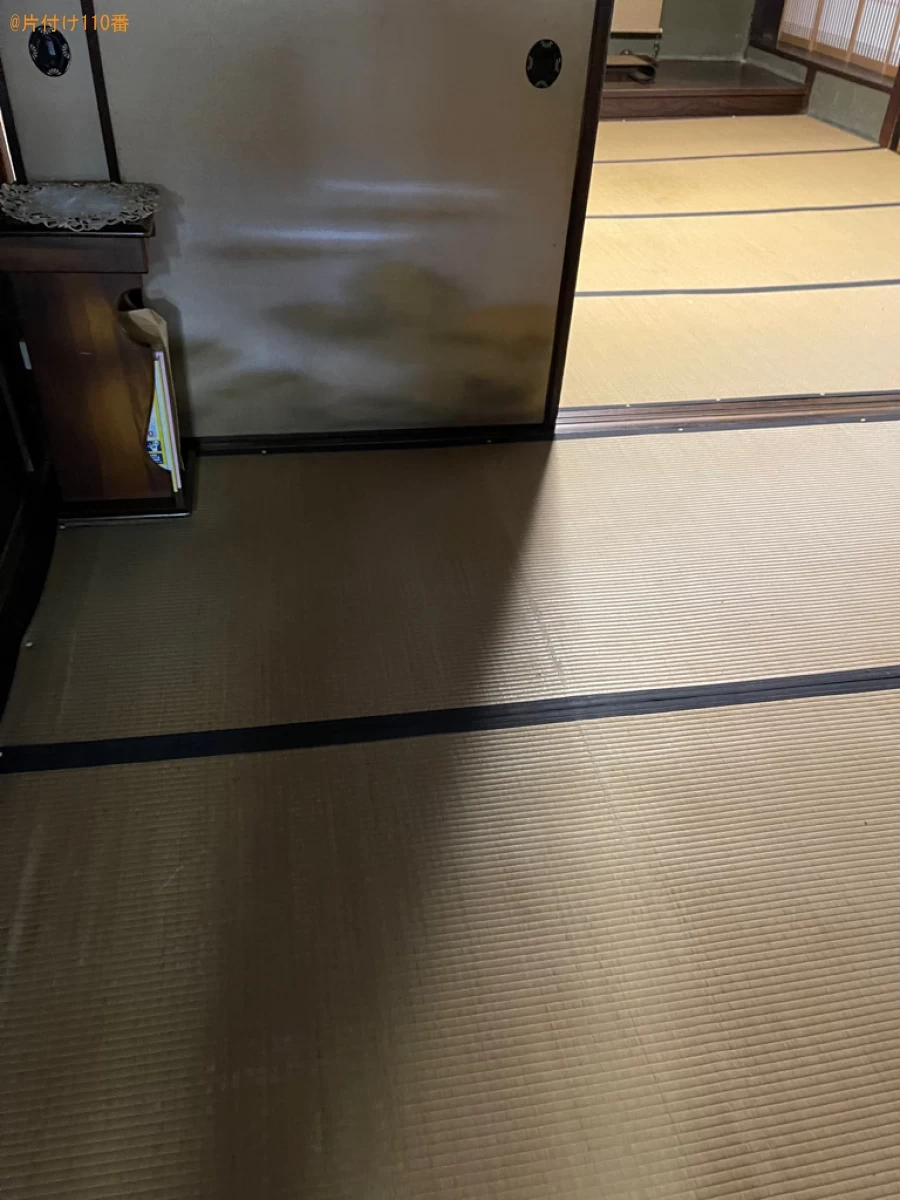 七段飾りの雛人形、ガラスケース入りの人形や羽子板等の回収・処分