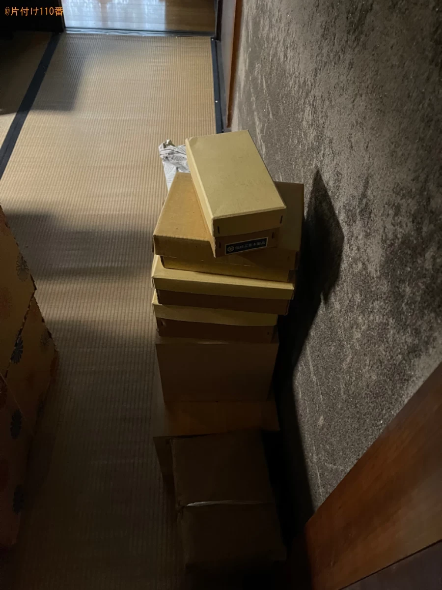 七段飾りの雛人形、ガラスケース入りの人形や羽子板等の回収・処分